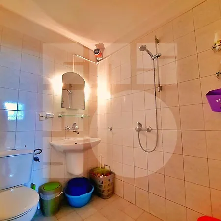 アパート The Highground Hideout